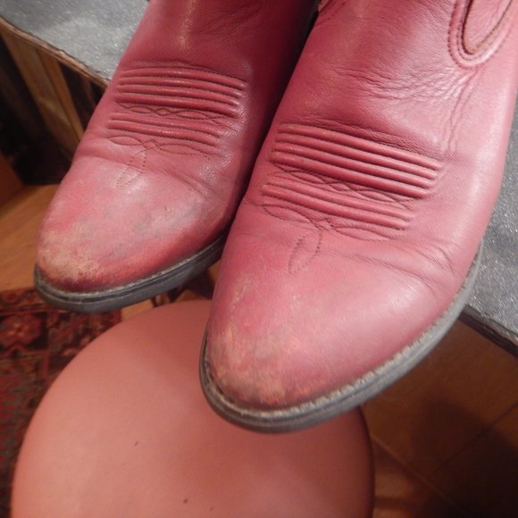Ariat Heritage Round Toe Red Cowboy Boots - Picture 9 of 15